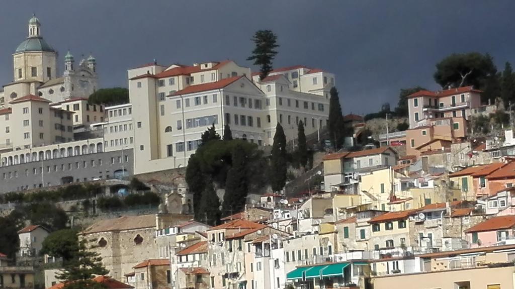 Appartamento Bellavista Con Parking Privato, A Un Passo Dal Teatro Ariston 圣雷默 外观 照片