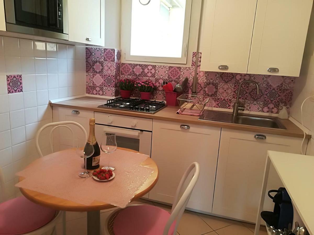 Appartamento Bellavista Con Parking Privato, A Un Passo Dal Teatro Ariston 圣雷默 外观 照片